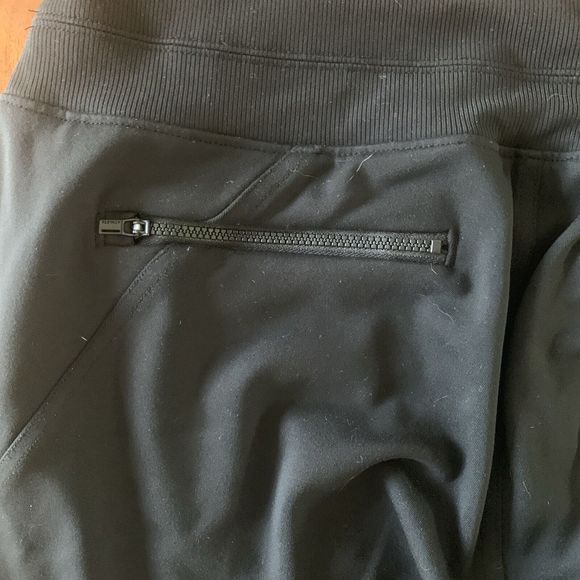 ATHLETA Salutation Jogger Large Black Breathable Soft Powervita Athleisure Pants - Picture 6 of 9